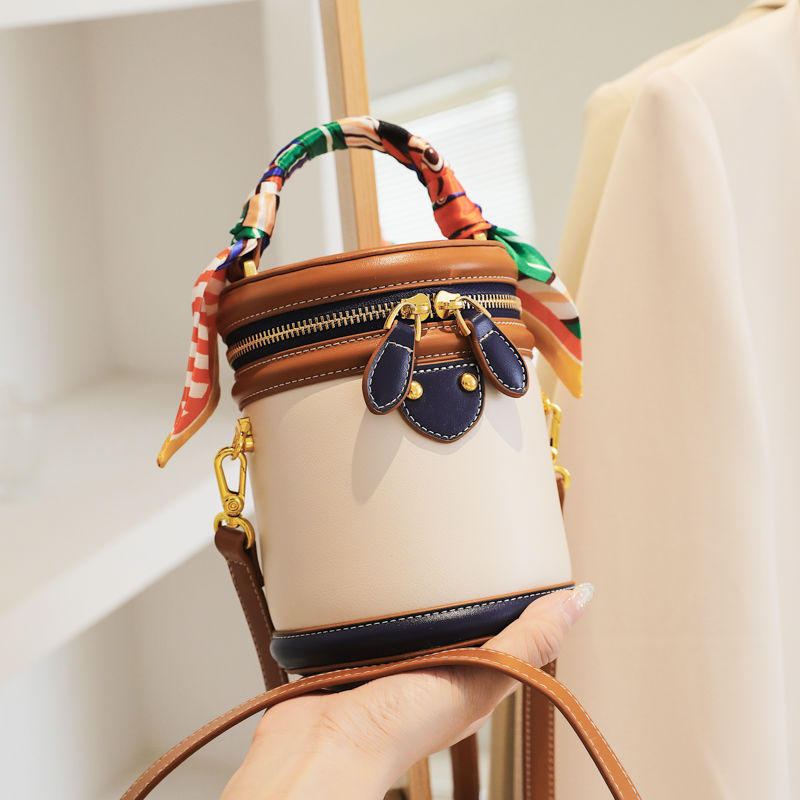 Fashionable Round Cylinder Handbag
