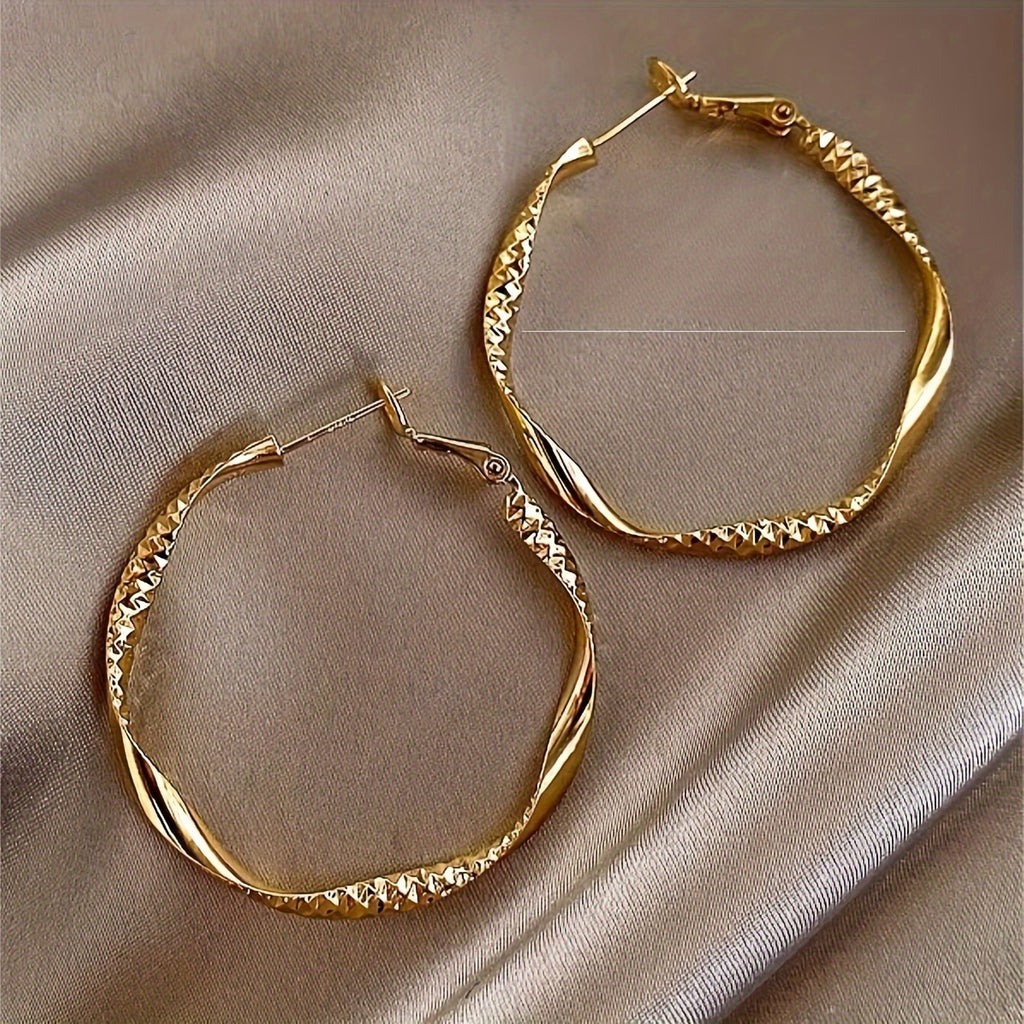 Delicate Silky Texture Design Women's Earrings.