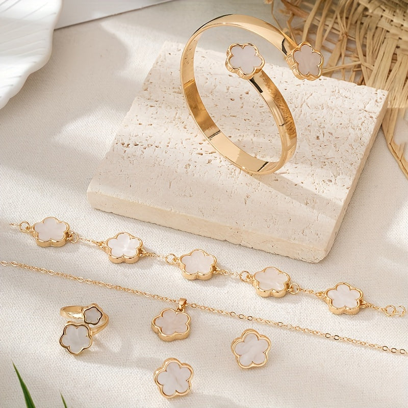 Lucky Flower Design Alloy Jewelry Set.