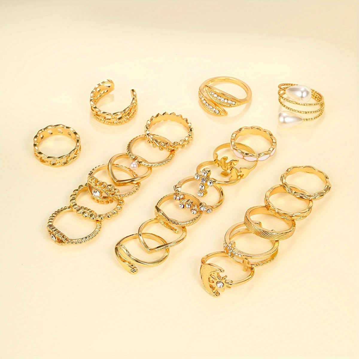 A Set of 22 Stylish Vintage Rings