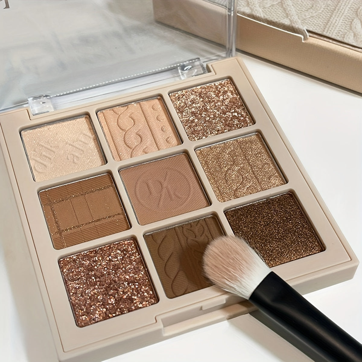 9-color Eyeshadow Palette Pearly Glitter Makeup