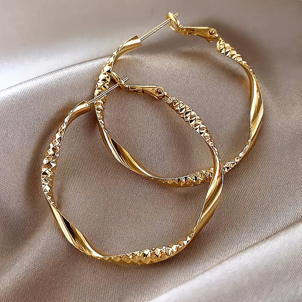 Delicate Silky Texture Design Women's Earrings.