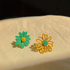 Charming Asymmetric Daisy Flower Stud Earrings.