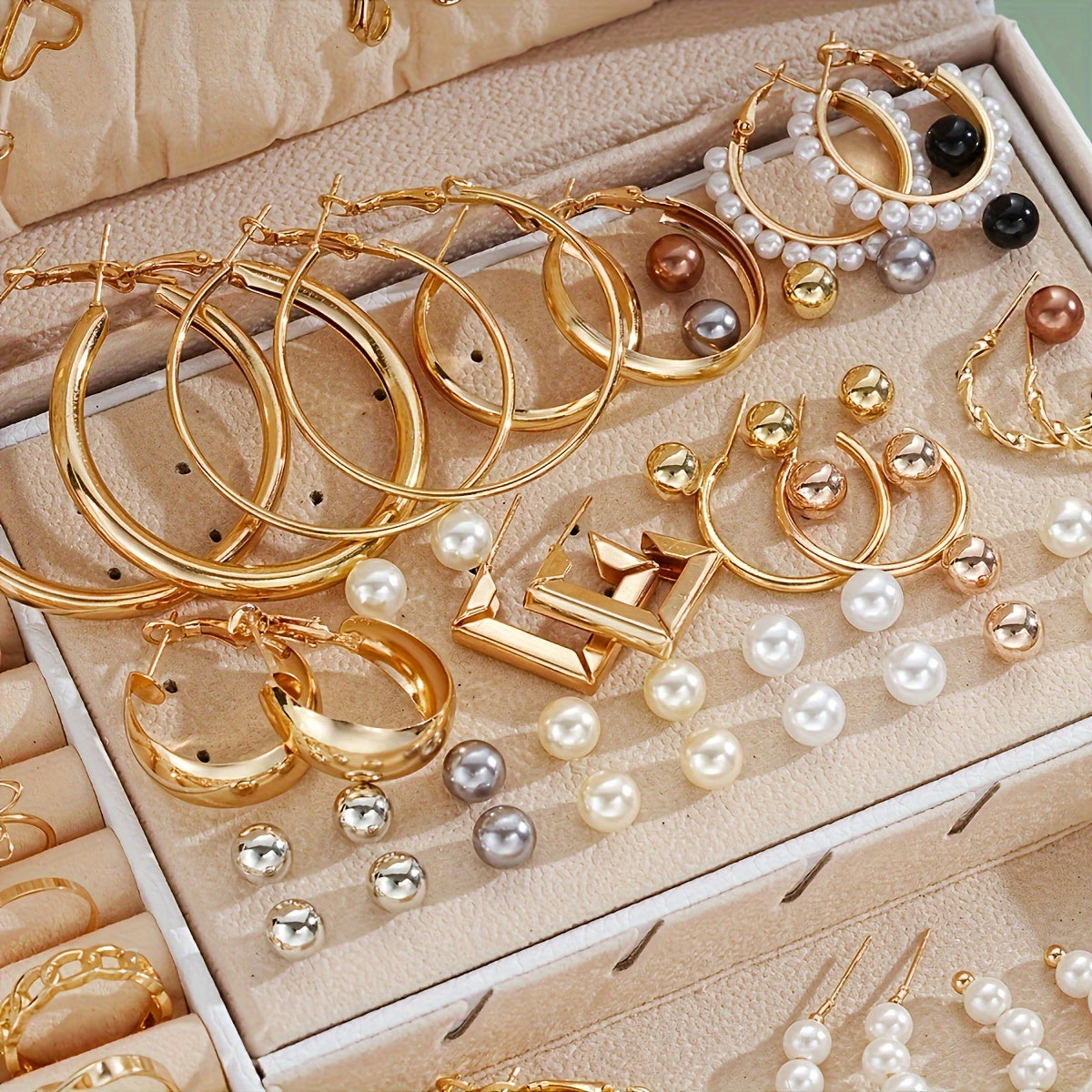 86pcs Fashionable Elegant Jewellery Set.