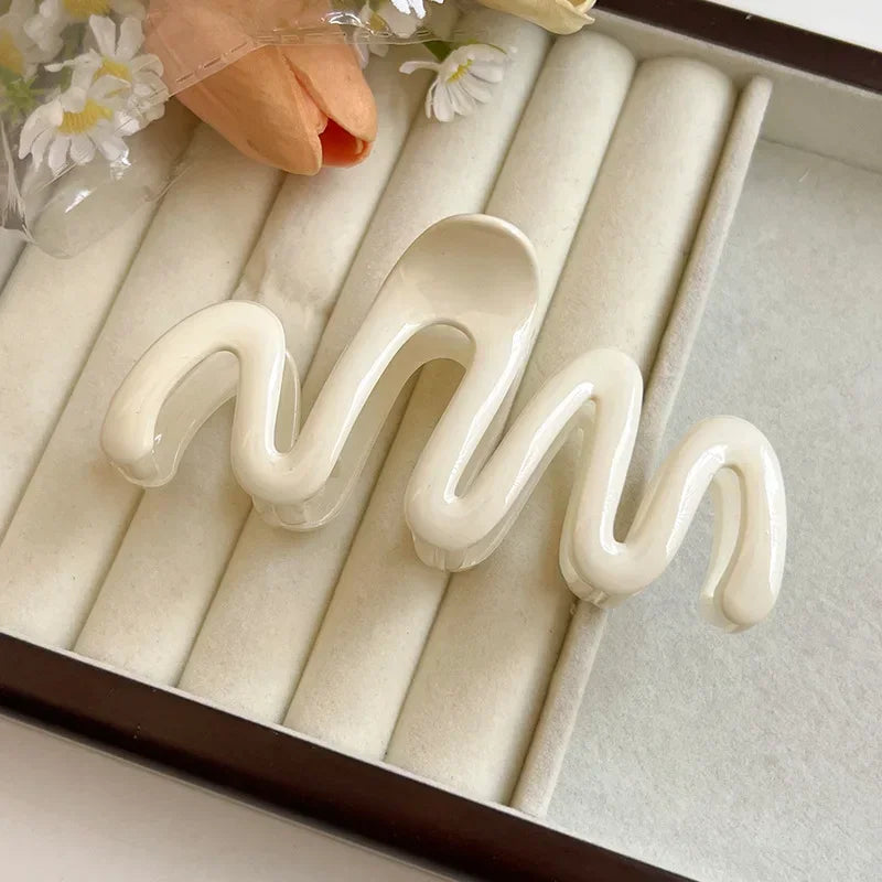Jelly Wave Hair Claw Hairpin.