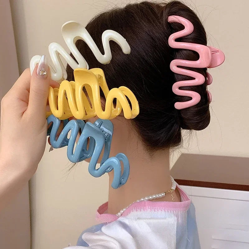 Jelly Wave Hair Claw Hairpin.