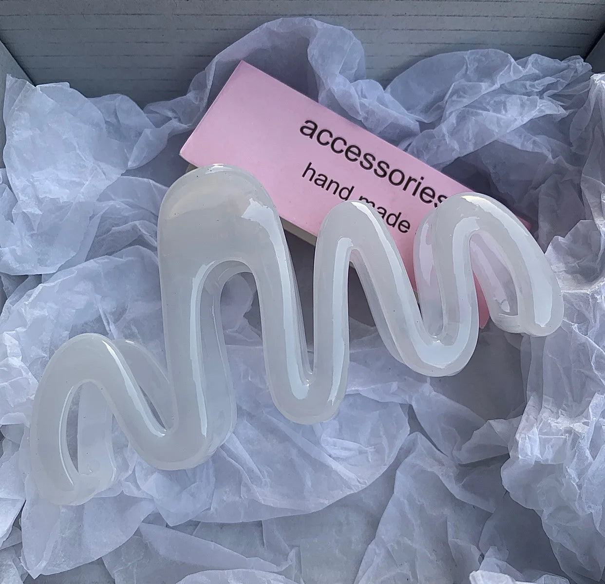 Jelly Wave Hair Claw Hairpin.