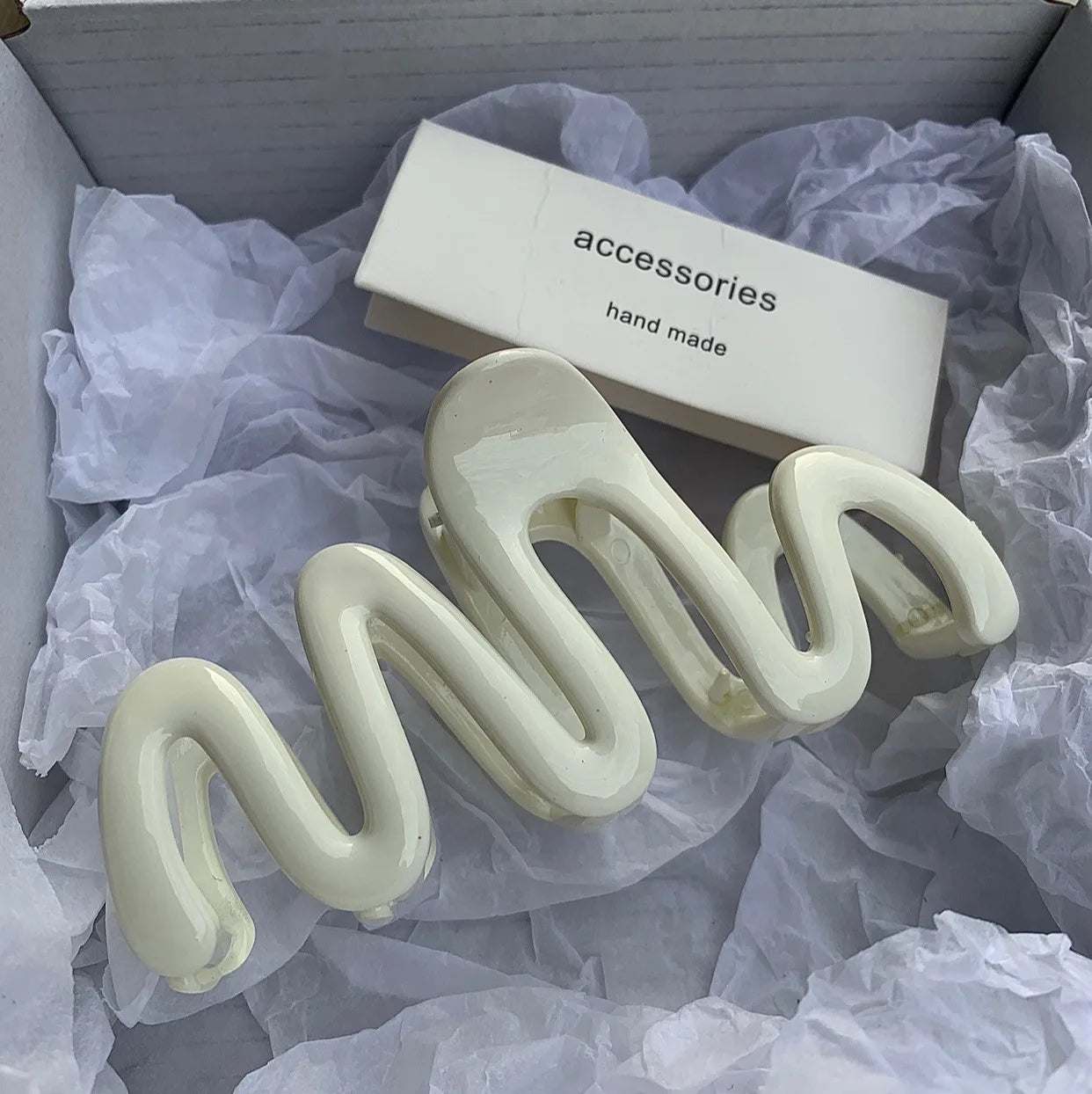 Jelly Wave Hair Claw Hairpin.