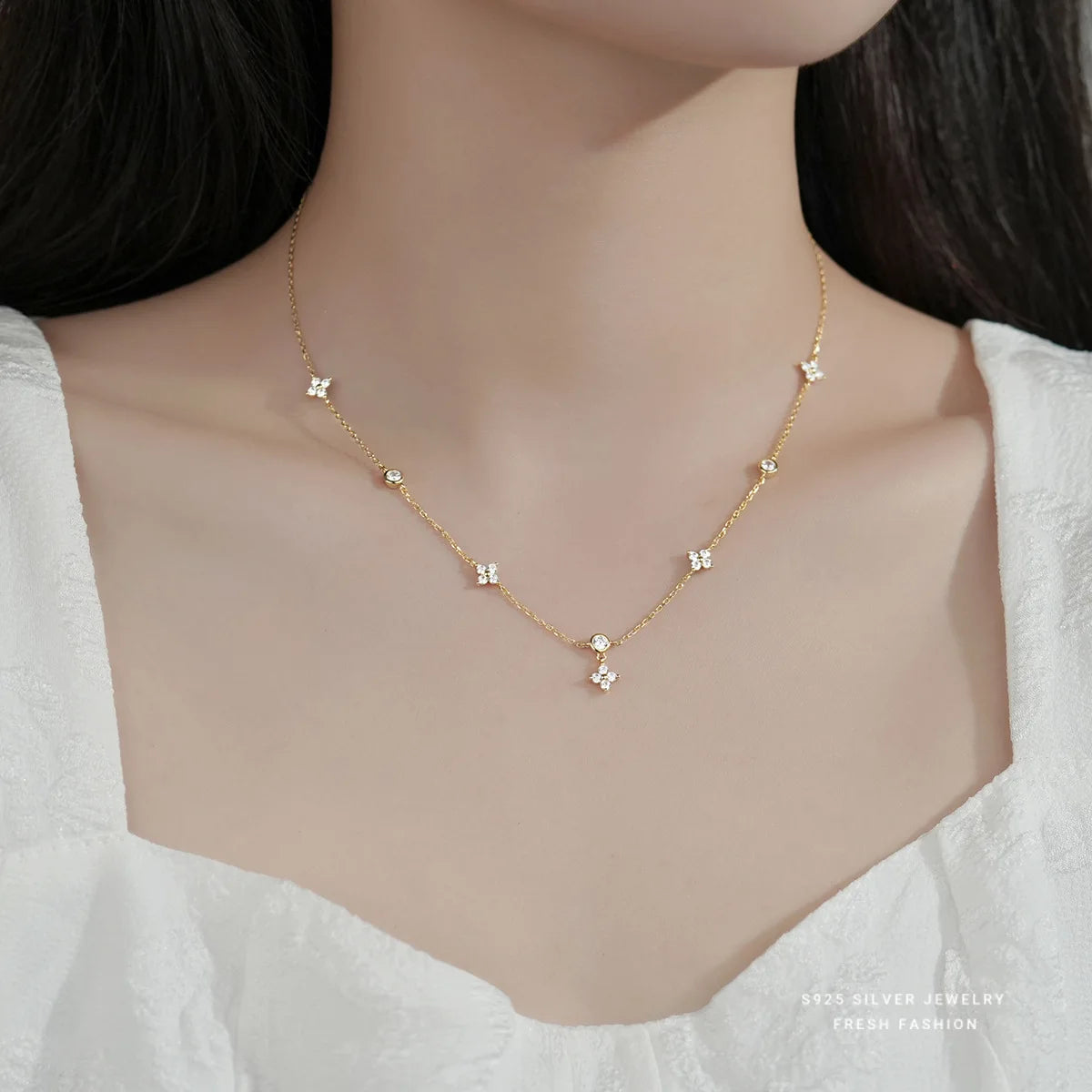 ANENJERY Inlaid Zircon Four-leaf Flower Chain Necklace.