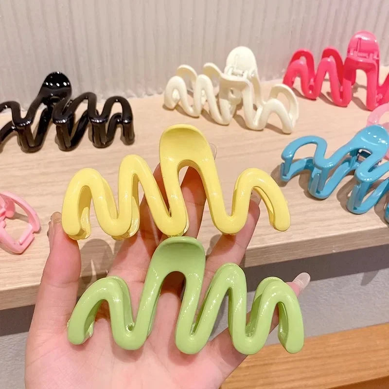 Jelly Wave Hair Claw Hairpin.