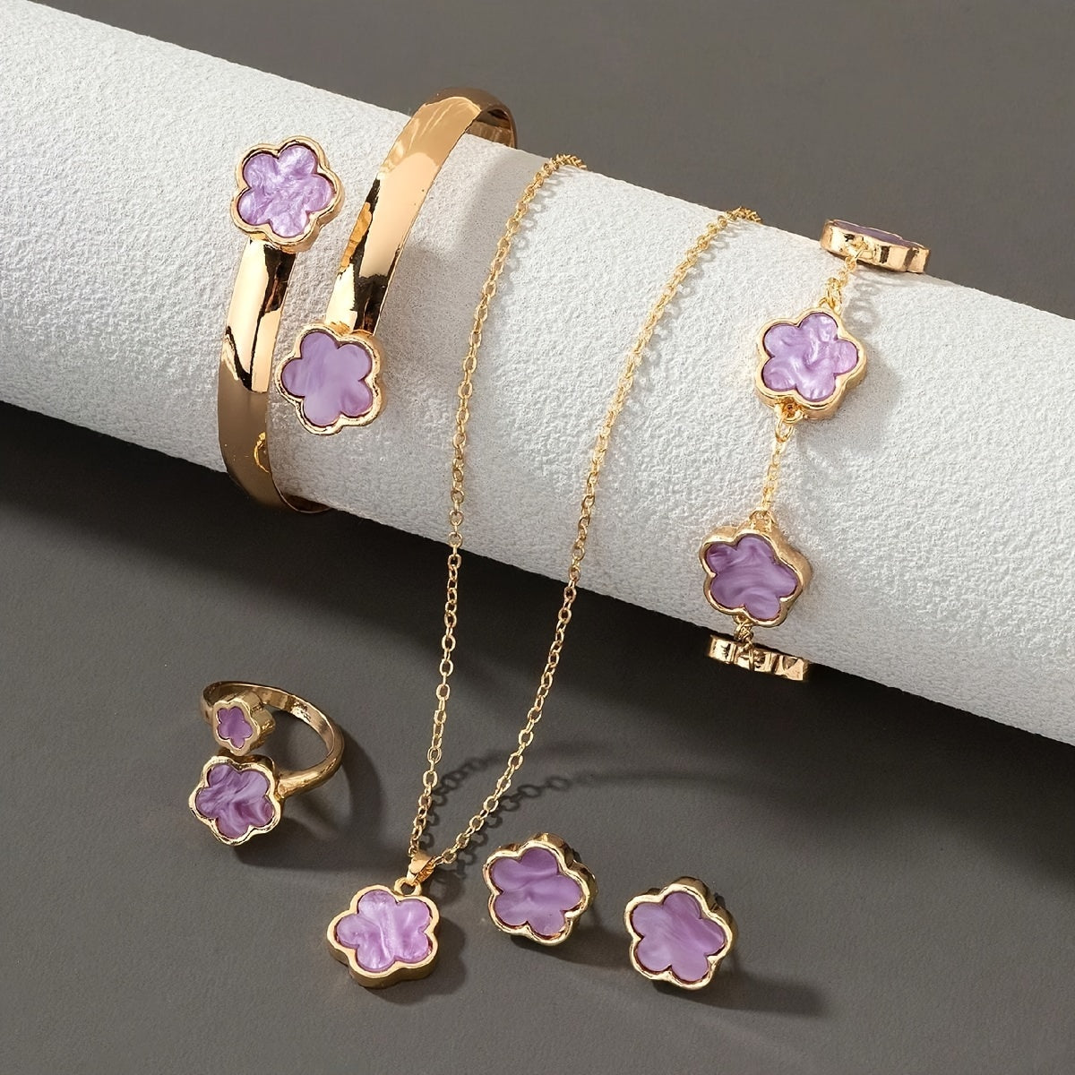 Lucky Flower Design Alloy Jewelry Set.