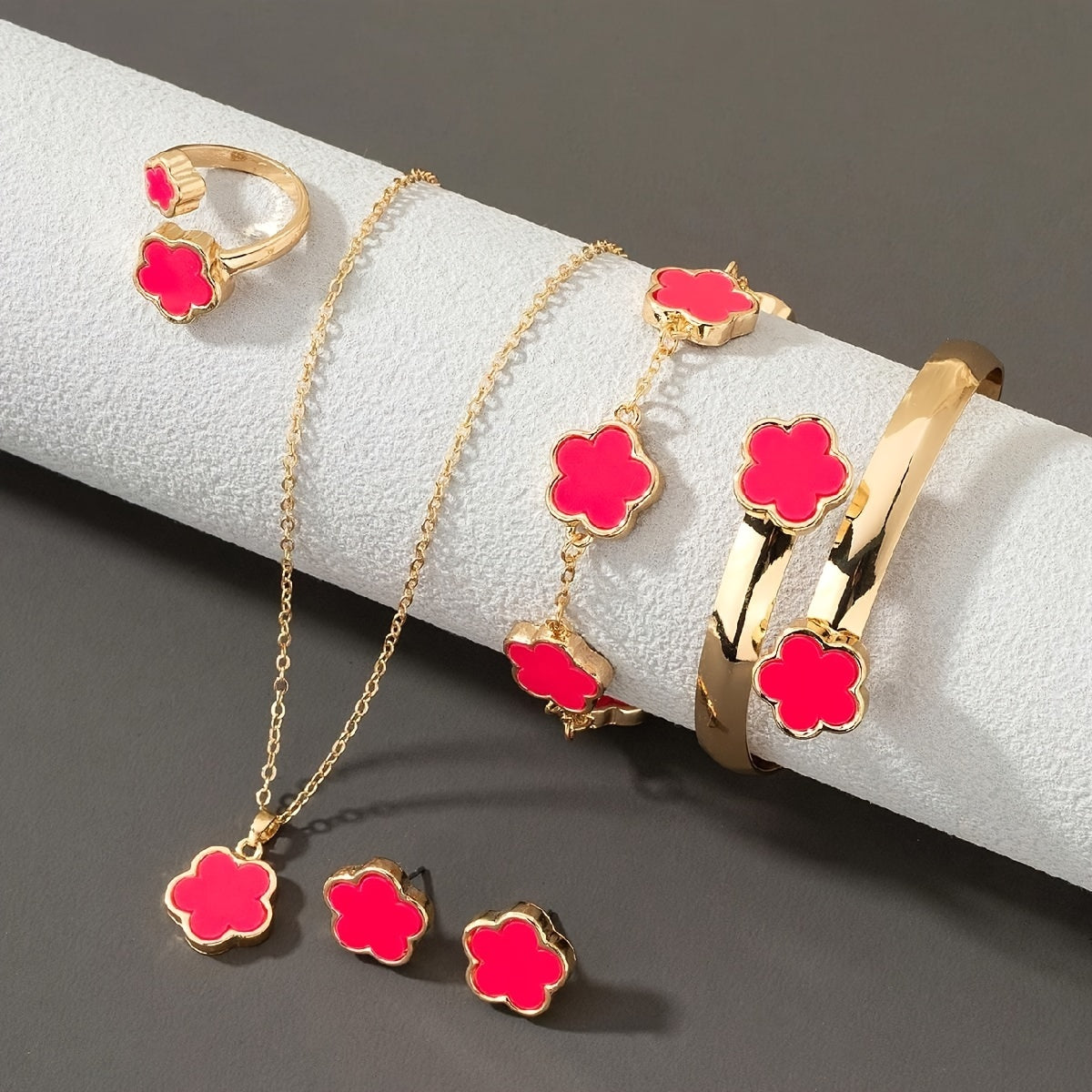 Lucky Flower Design Alloy Jewelry Set.