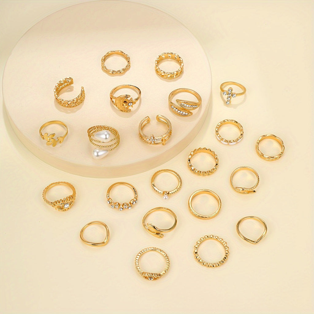 A Set of 22 Stylish Vintage Rings