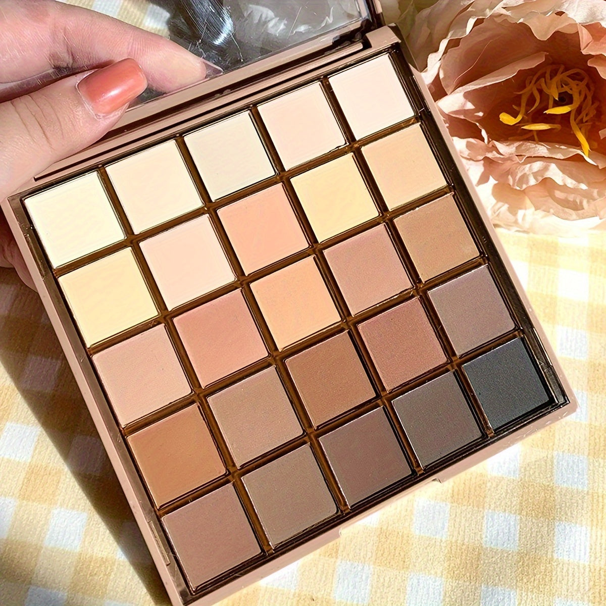 25 Shades Eyeshadow Palette, Matte Finish Makeup