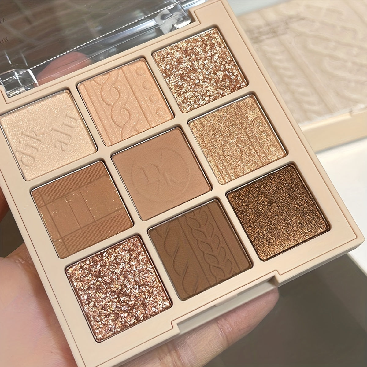 9-color Eyeshadow Palette Pearly Glitter Makeup