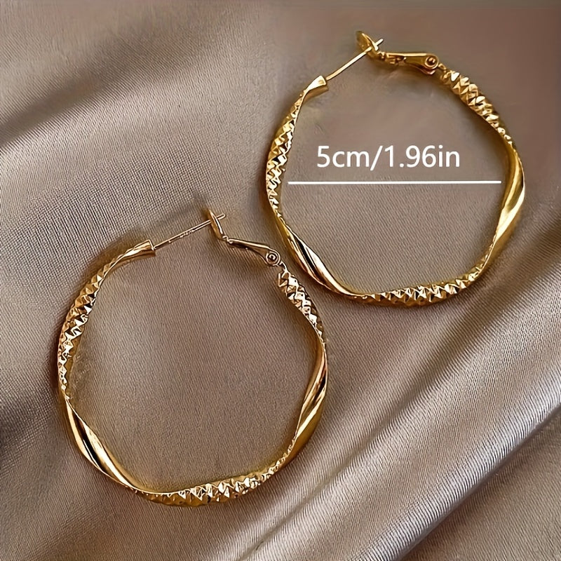 Delicate Silky Texture Design Women's Earrings.