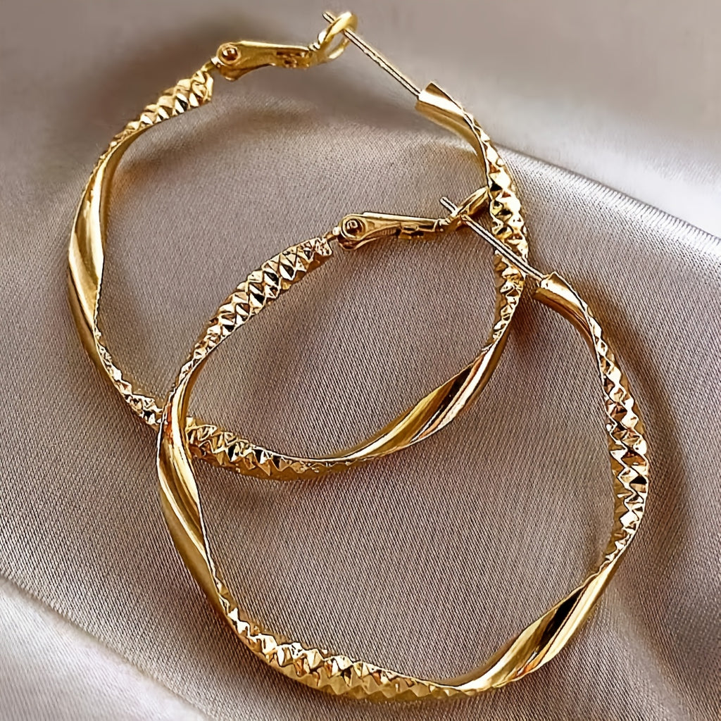 Delicate Silky Texture Design Women's Earrings.