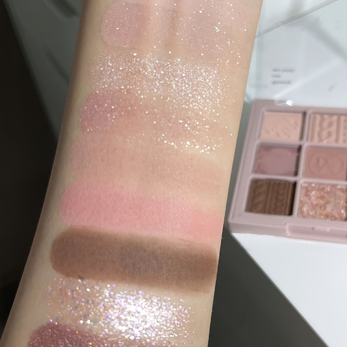 9-color Eyeshadow Palette Pearly Glitter Makeup