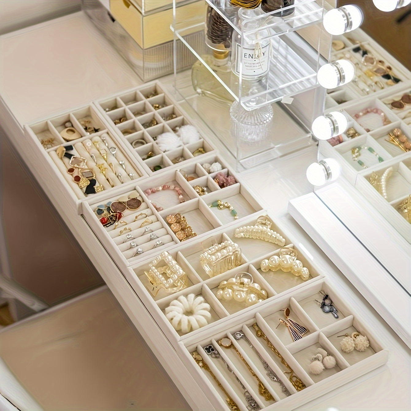 Velvet Jewelry Storage Rack.