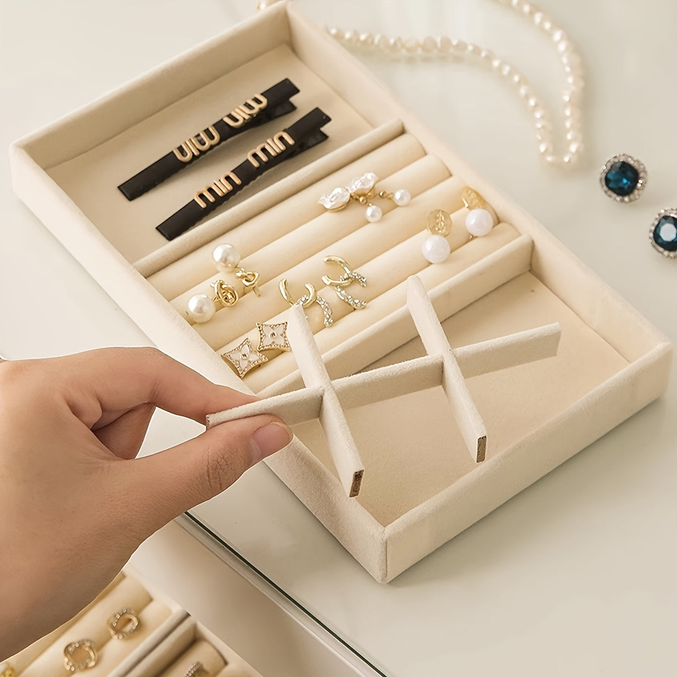 Velvet Jewelry Storage Rack.